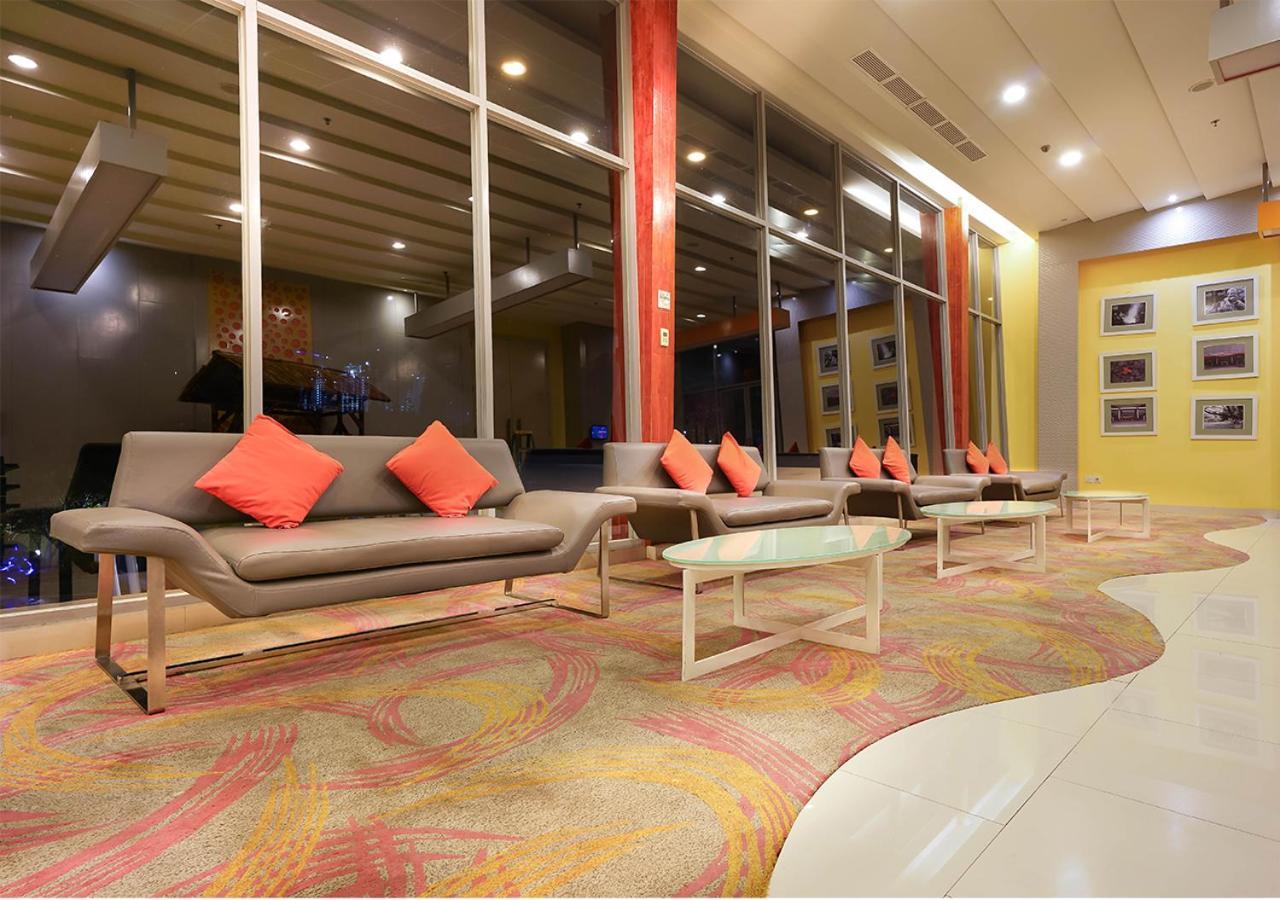 Harris Hotel Sentul City Bogor Exterior foto
