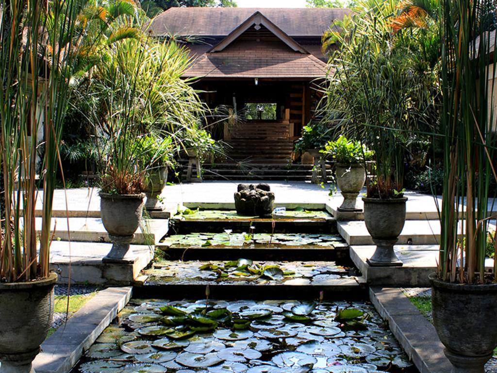 Harris Hotel Sentul City Bogor Exterior foto